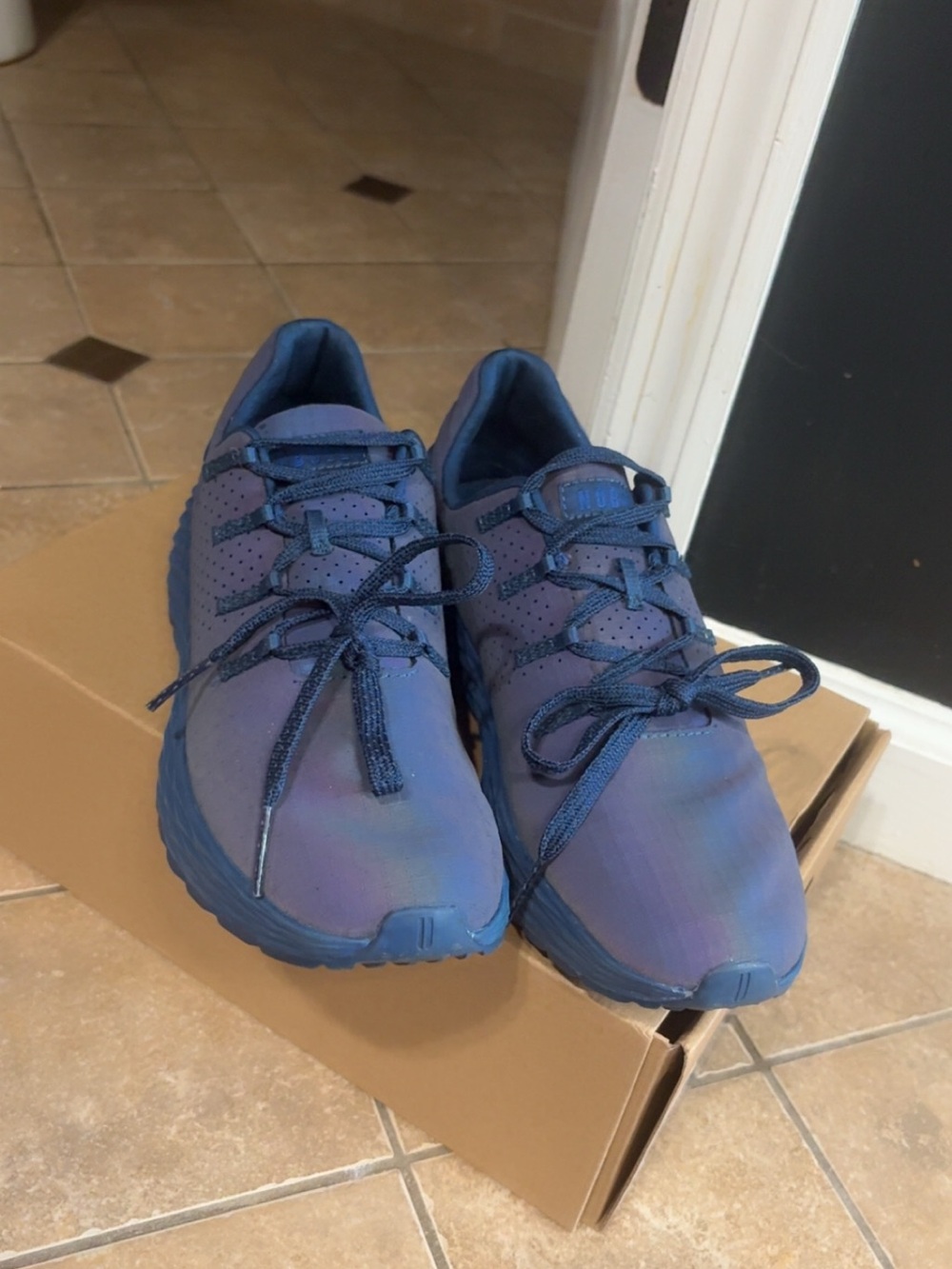 NOBULL Opal Iridescent All Day Ripstop Shoes size 9.5 like new - Picture 5 of 12